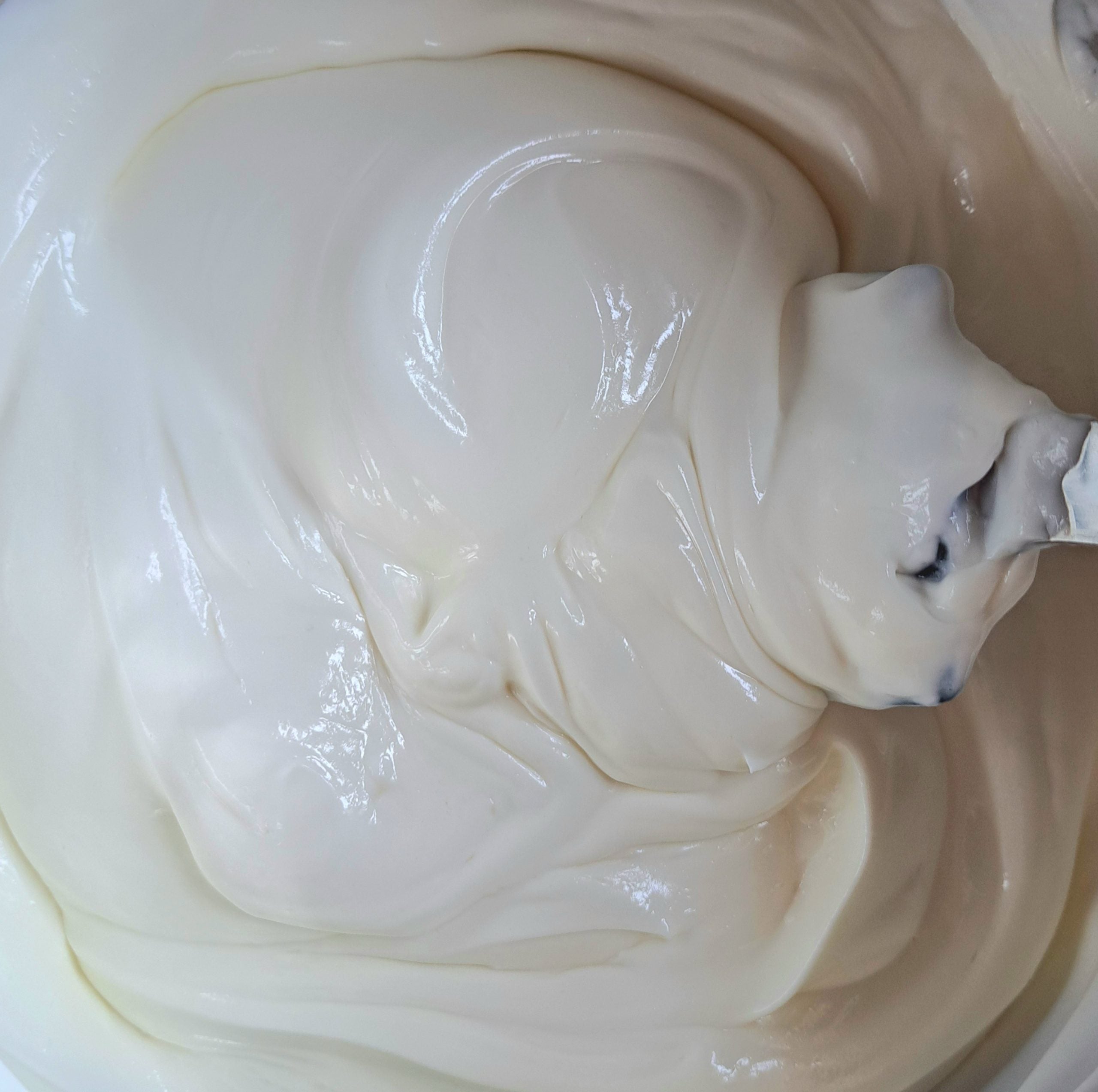 Täyteläinen kosteusvoide Kehäkukka & Aprikoosimaito 50 ml