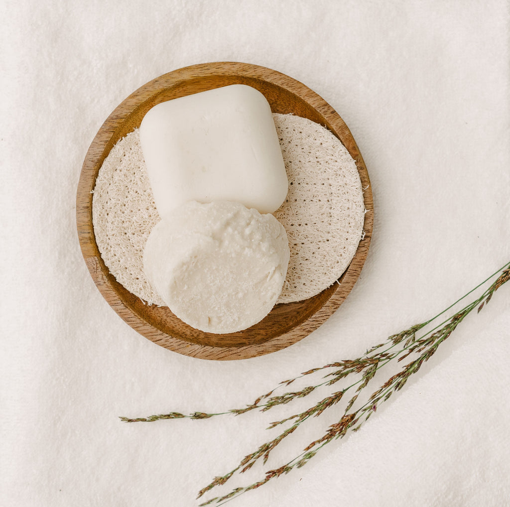 Setti - valinnainen shampoopala + Jojoba & Hunajamaito hoitoainepala